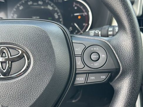 Used 2025 Toyota RAV4 XLE w/ Convenience Package FWD image 14