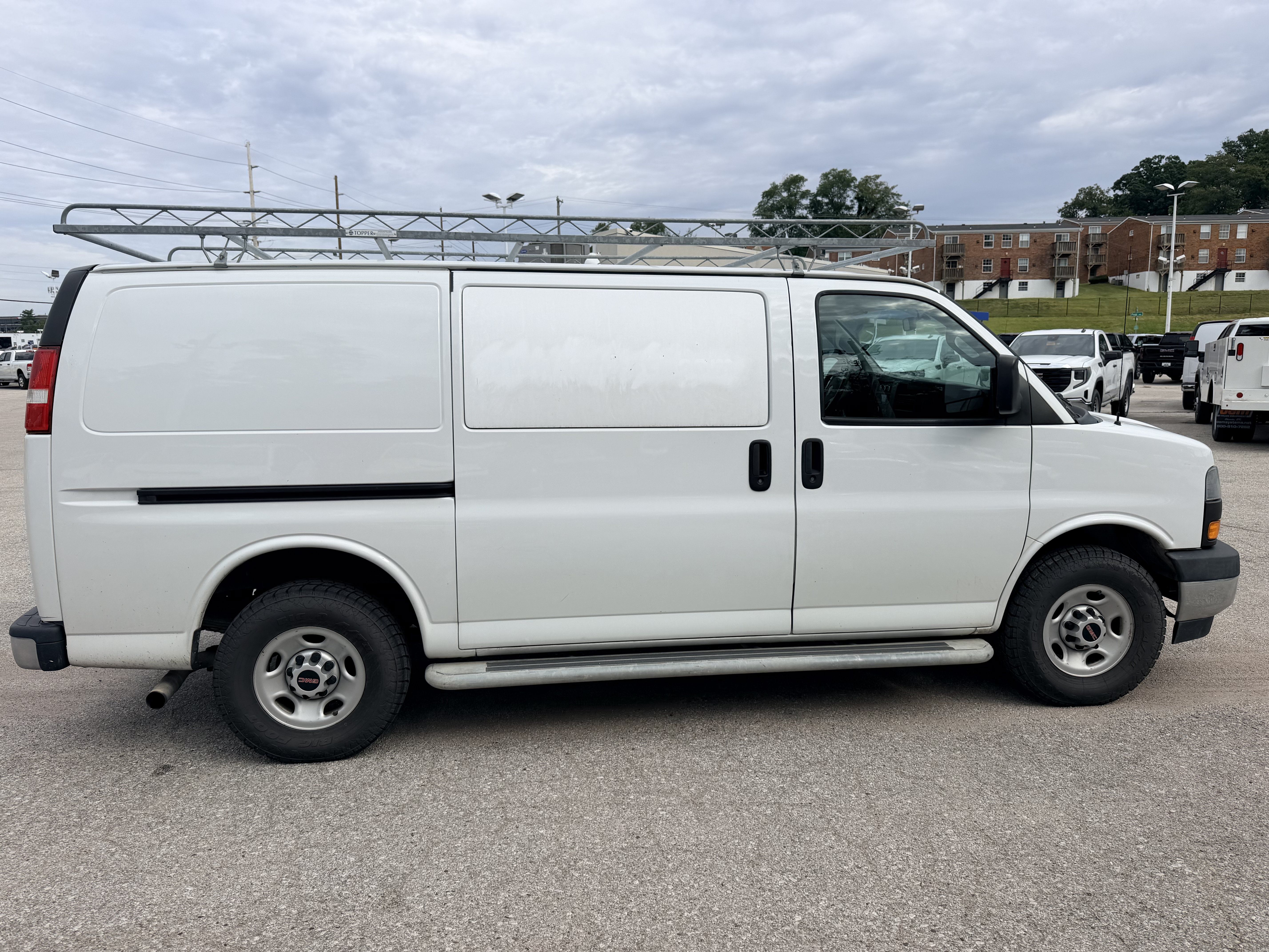 Used 2019 GMC Savana 2500 w/ Driver Convenience Package RWD image 7