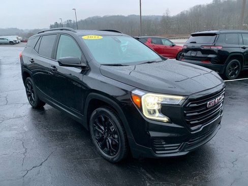 Certified 2022 GMC Terrain SLE w/ Driver Convenience Package image 8