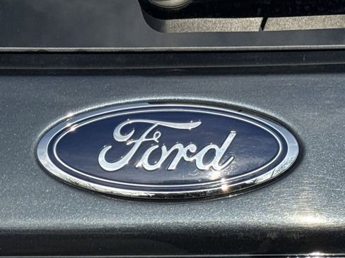 Used 2022 Ford Explorer XLT w/ Equipment Group 202A image 31