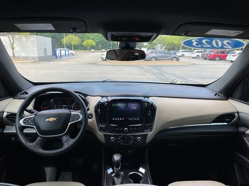 Used 2023 Chevrolet Traverse LT FWD image 10