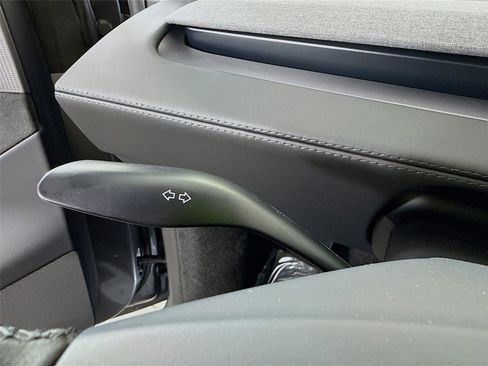 Used 2026 Tesla Model Y Long Range image 15