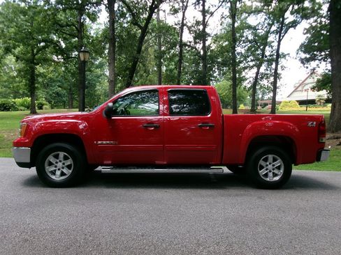 Used 2009 GMC Sierra 1500 SLE w/ Power Pack Plus AWD/4WD image 8