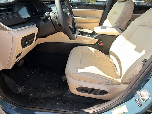 New 2026 Jeep Grand Cherokee L Limited image 16