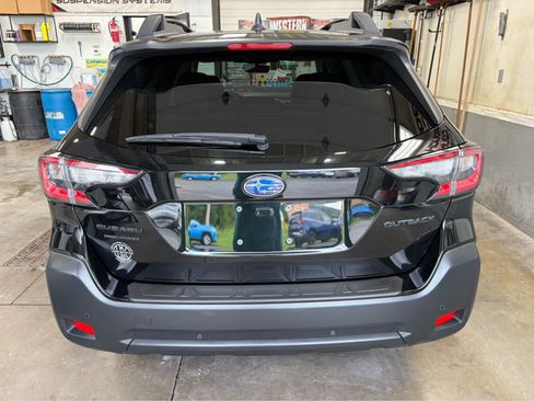 Used 2024 Subaru Outback Onyx Edition AWD/4WD image 6