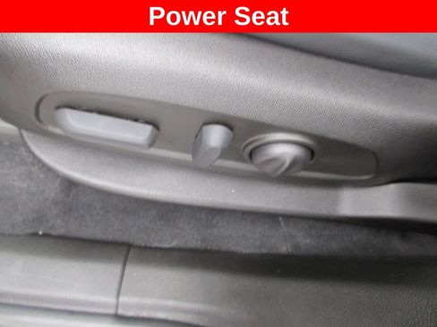 Certified 2023 Buick Enclave Essence w/ Experience Buick Package FWD image 27