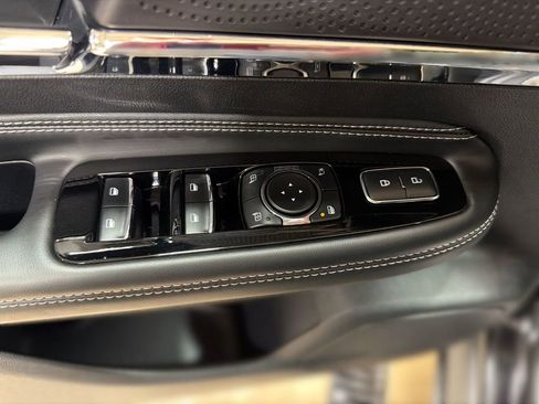 Used 2025 Lincoln Corsair AWD image 15