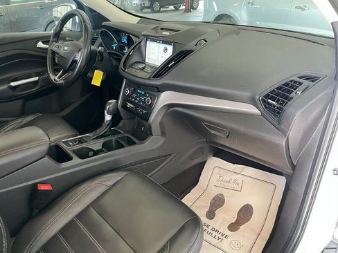 Used 2017 Ford Escape SE w/ SE Leather Comfort Package FWD image 20