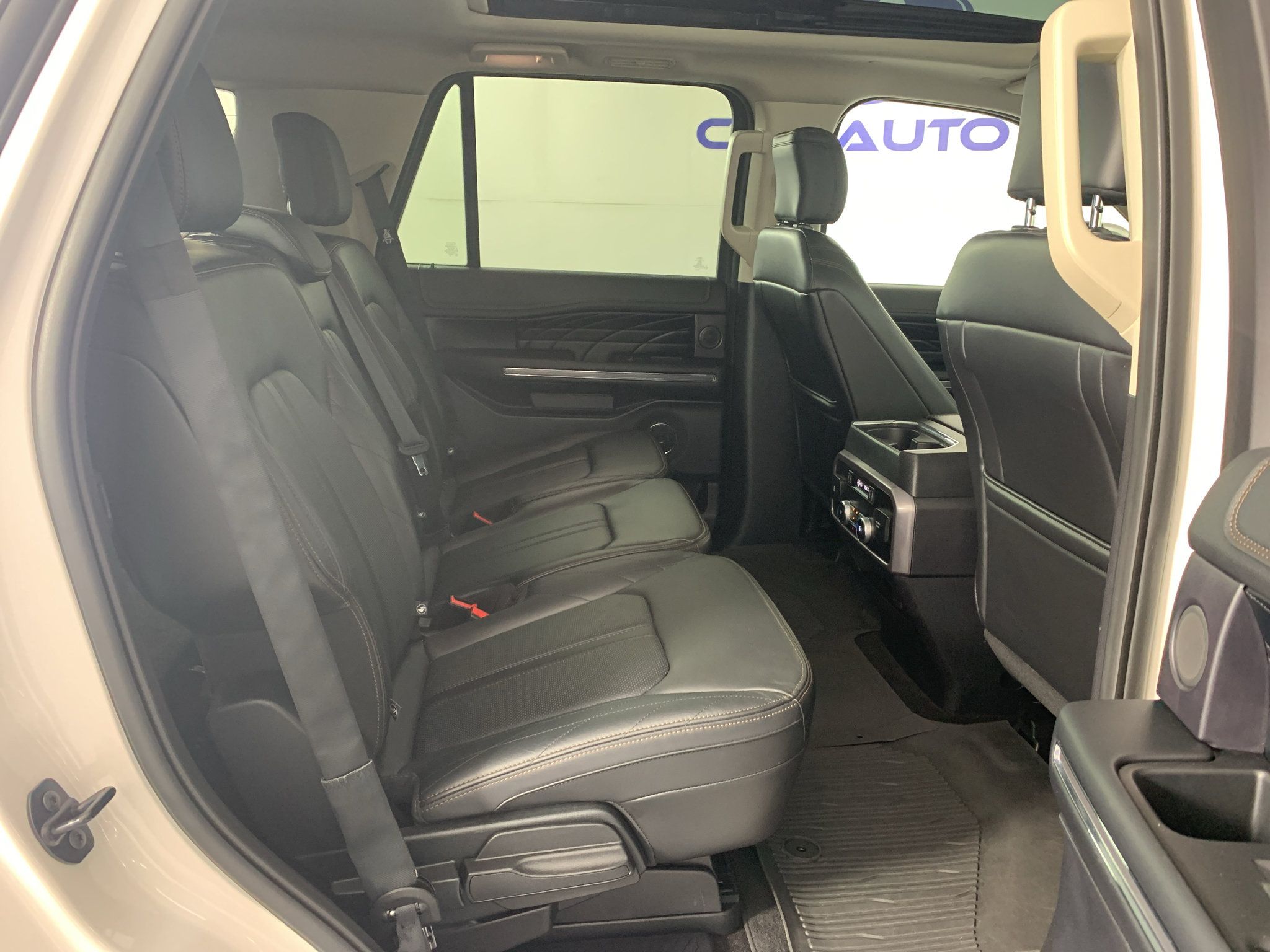 Used 2019 Ford Expedition Platinum AWD/4WD image 36