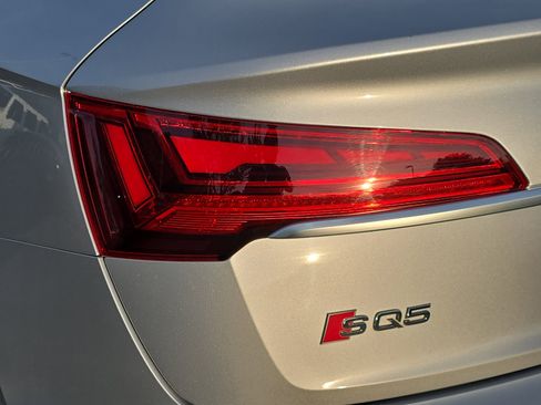 Used 2022 Audi SQ5 Premium image 35