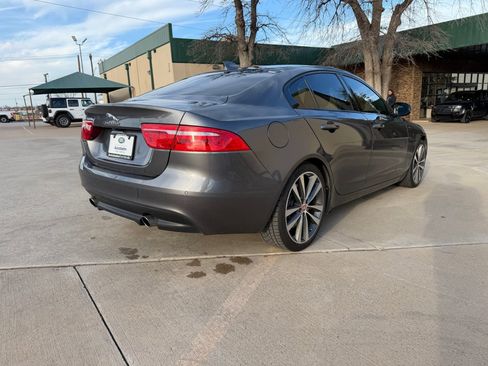 Used 2017 Jaguar XE Prestige image 5