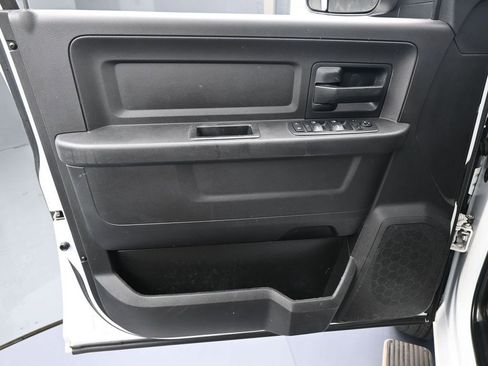 Used 2018 RAM 3500 Tradesman w/ Chrome Appearance Group image 12