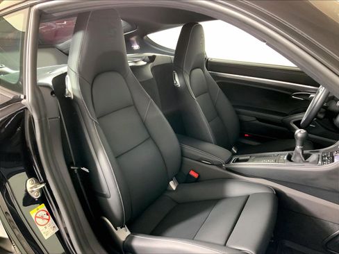 Used 2025 Porsche 718 Cayman RWD image 18