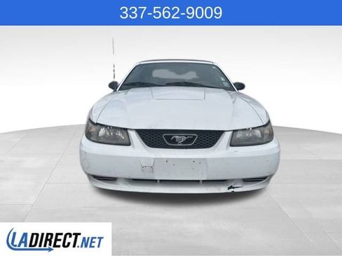 Used 2004 Ford Mustang Convertible image 3