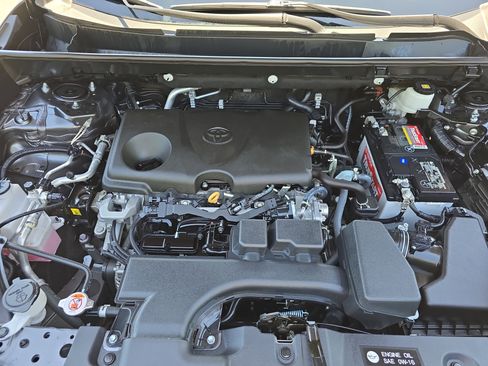 Used 2024 Toyota RAV4 LE FWD image 33