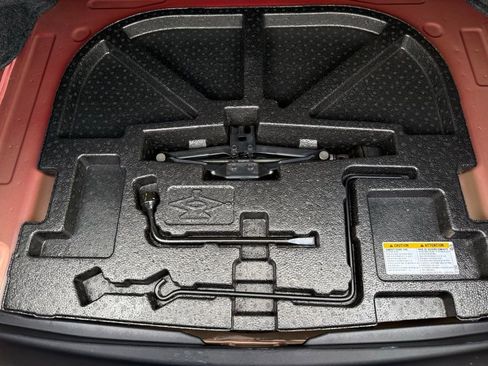 Used 2016 Toyota Camry SE image 25