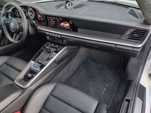 Certified 2022 Porsche 911 Turbo S AWD/4WD image 21