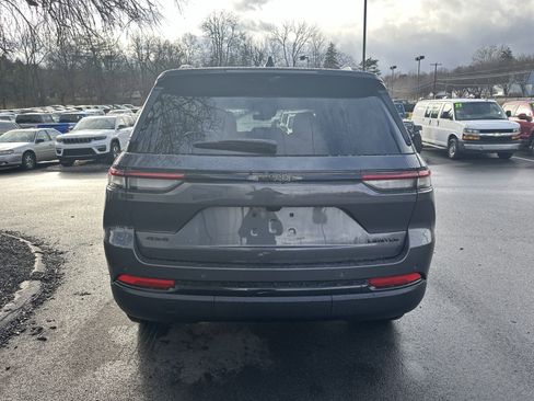 New 2025 Jeep Grand Cherokee Limited w/ Luxury Tech Group II image 4