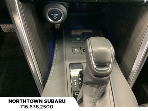 Used 2023 Toyota Venza Limited AWD/4WD image 17