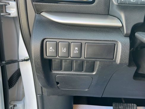 Used 2024 Mitsubishi Eclipse Cross LE image 13