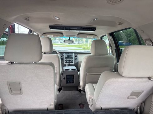 Used 2010 Ford Expedition XLT AWD/4WD image 16