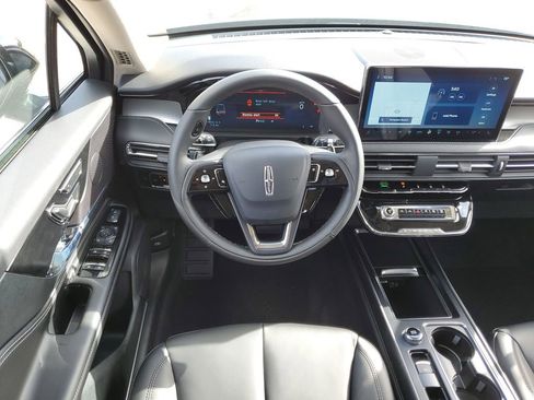New 2026 Lincoln Corsair Premiere FWD image 16