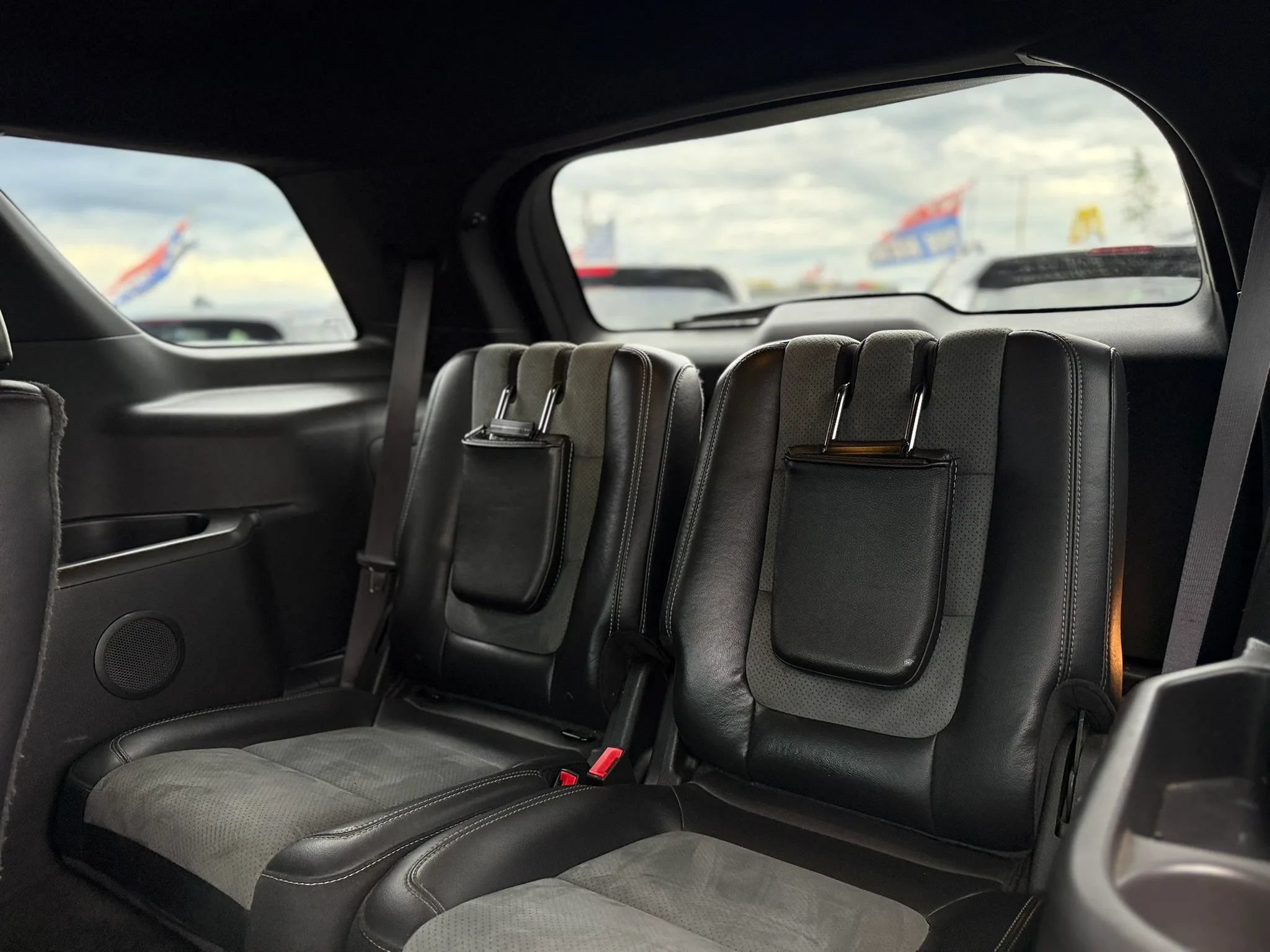 Used 2015 Ford Explorer XLT w/ Equipment Group 202B FWD image 21