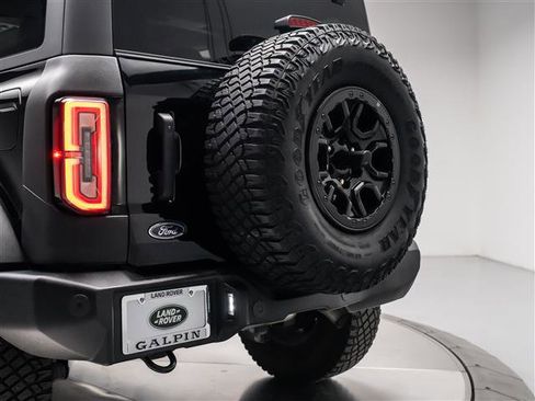 Used 2023 Ford Bronco Wildtrak image 37