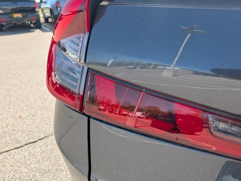Used 2024 Honda CR-V EX-L image 17