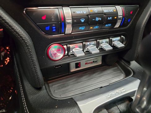 Used 2022 Ford Mustang GT Premium w/ GT Performance Package RWD image 26