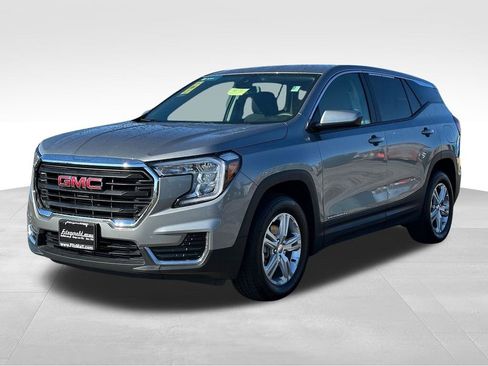 Used 2024 GMC Terrain SLE image 2