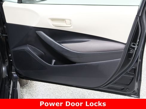 Used 2022 Toyota Corolla LE image 31