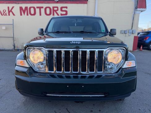 Used 2011 Jeep Liberty Limited w/ Tire & Wheel Group image 3