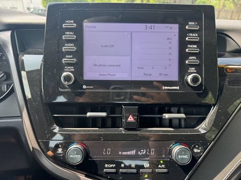 Used 2023 Toyota Camry SE FWD image 21