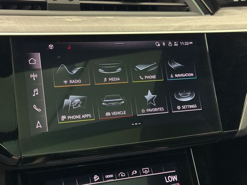 Certified 2024 Audi Q8 e-tron Premium Plus w/ Premium Plus Package AWD/4WD image 19