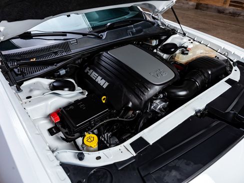 Used 2019 Dodge Challenger R/T w/ Blacktop Package image 30