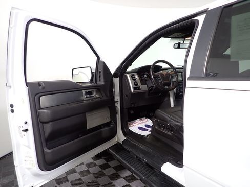 Used 2014 Ford F150 FX4 w/ Equipment Group 402A Luxury AWD/4WD image 18