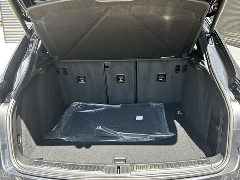 Certified 2025 Porsche Macan image 16