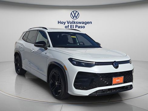 New 2026 Volkswagen Tiguan SE R-Line image 1