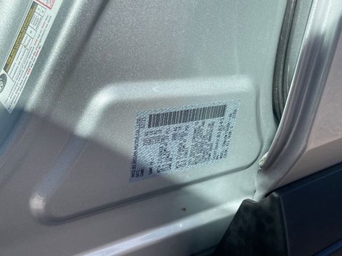 Used 2025 Nissan Rogue SV image 31