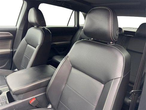 Used 2022 Volkswagen Atlas Cross Sport SE w/ Panoramic Sunroof Package image 26