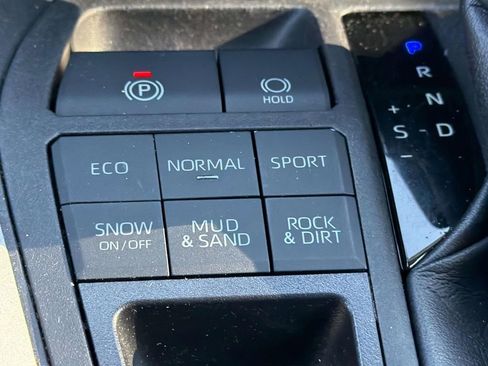 Certified 2022 Toyota RAV4 XLE Premium AWD/4WD image 19