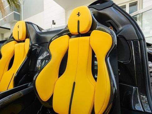 Used 2022 Ferrari SF90 Spider image 61