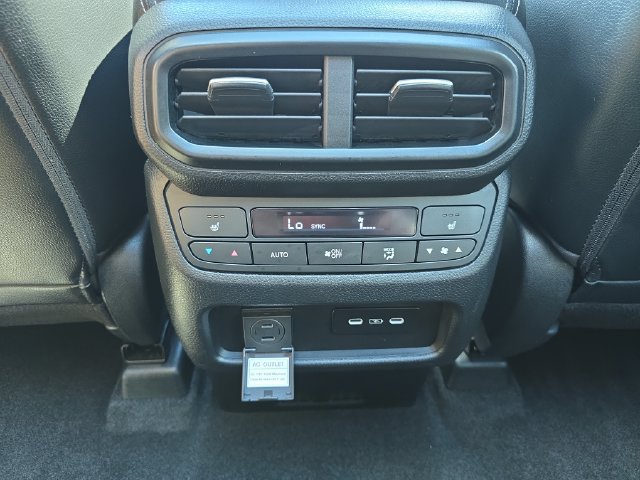 Used 2025 Honda Pilot Elite image 19