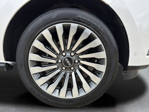 Used 2019 Lincoln Navigator Reserve AWD/4WD image 30