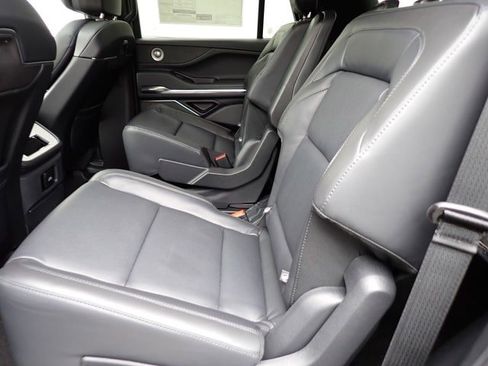 New 2025 Lincoln Navigator Reserve w/ Jet Appearance Package image 16