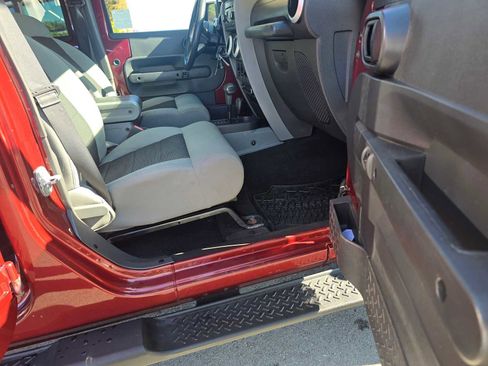 Used 2010 Jeep Wrangler Unlimited Sahara w/ Trailer Tow Group image 11