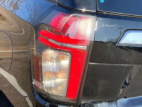 Used 2023 Chevrolet Suburban High Country image 29