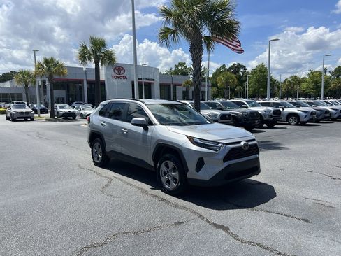 Used 2023 Toyota RAV4 XLE FWD image 2