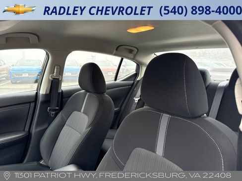 Used 2025 Nissan Sentra SV image 2